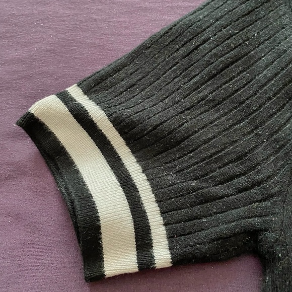 Forever 21 Black and White Half Zip Sweater Crop Top - Picture 4 of 5